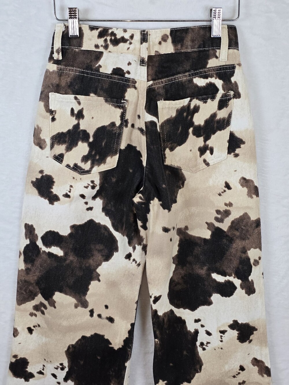 PrettyLittleThing Petite Cow Print Wide Leg Jeans Raw Hem Brown Tan Sz.00 - Picture 7 of 14